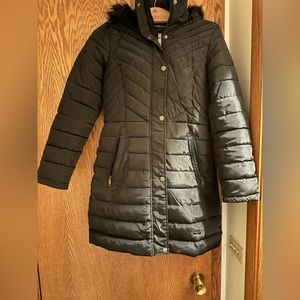 Kenneth Cole Quilted Puffer Women's Faux Fur Trimmed Hood Jacket XS. NWOT. Black